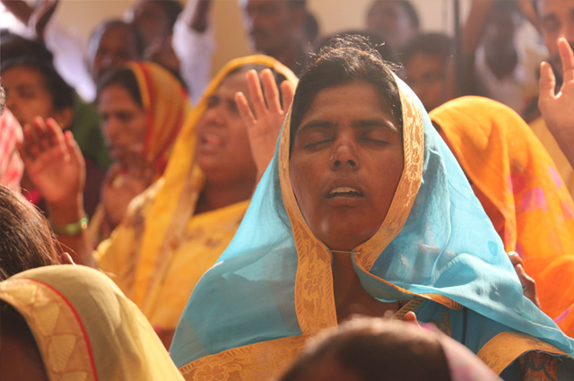 Hundreds Massed for the 2 days Mega Prayer organized by Grace Ministry at Pavagada, Tumkur. The Pavagada Prayer Meetings was a great blessing to the hundreds who gathered.